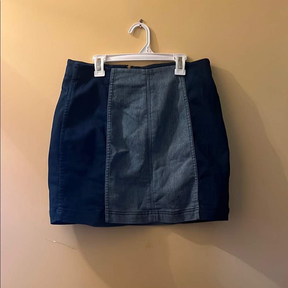Free People Indigo wash Denim Two-Tone Skirt. Size 10. NWT